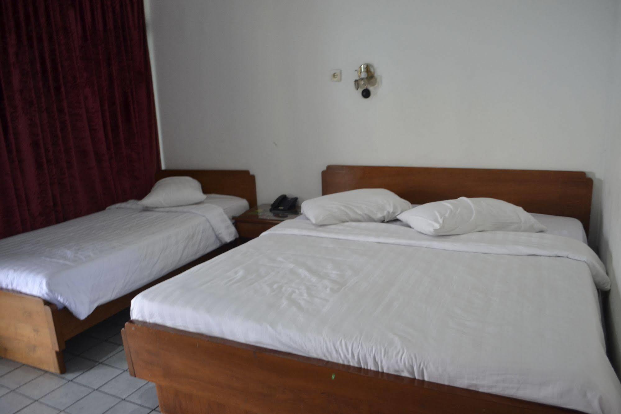 Hotel Selecta Бату Екстер'єр фото